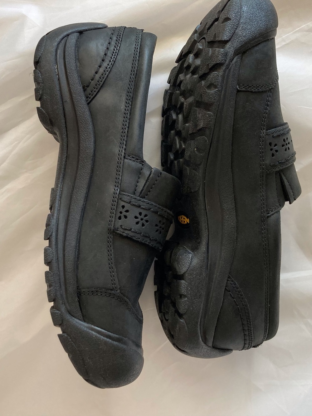 KEEN Kaci III ,Women’s Black Leather Shoes, Orthotic Ready, NO Insoles Included. - Picture 4 of 7